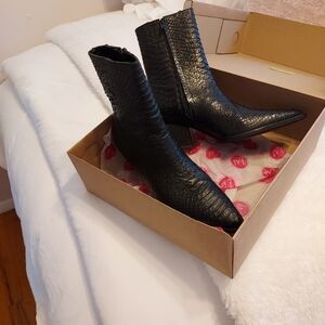 Matisse caty snake skin boots .